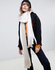 Шарф колор блок с длинными кисточками ASOS DESIGN - Кремовый