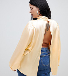 Блузка с высоким воротом и открытой спиной ASOS DESIGN Curve - Кремовый