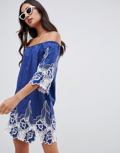 Ажурное платье с открытыми плечами Glamorous - Синий