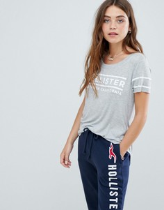 Футболка с окантовкой и логотипом на спине Hollister - Черный