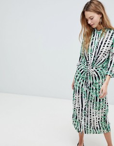 Платье-рубашка в полоску с принтом листьев и перекрутом QED London - Мульти