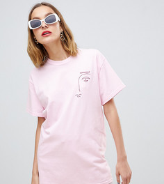 Розовая футболка с принтом лица Reclaimed Vintage Inspired - Розовый