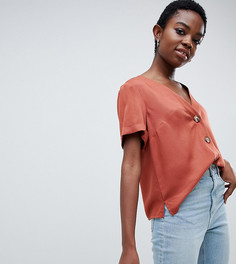 Свободный топ с V-образным вырезом и контрастными пуговицами ASOS DESIGN Petite - Красный