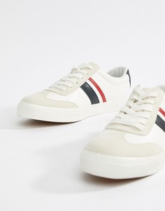 ASOS DESIGN vegan friendly retro trainers in white with navy and red stripe - Белый
