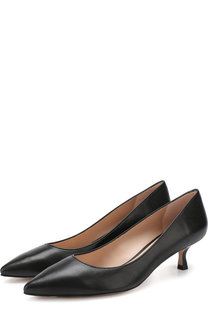 Кожаные туфли на каблуке kitten heel Stuart Weitzman