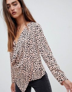 Топ с запахом, глубоким вырезом и леопардовым принтом ASOS DESIGN - Мульти