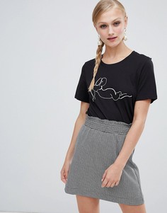 Футболка с вышивкой Monki - Черный