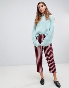 Бордовые широкие брюки со складками и полосками Monki - Красный