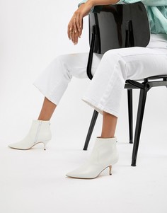 Кожаные ботильоны на каблуке-рюмочке Steve Madden - Белый