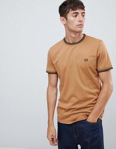 Бежевая футболка с двойным кантом Fred Perry - Рыжий