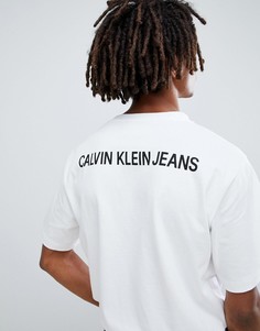 Футболка с логотипом на груди и принтом на спине Calvin Klein Jeans - Белый