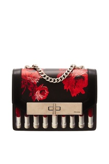 Черная сумка с красным принтом Prada