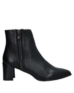 Полусапоги и высокие ботинки Stuart Weitzman