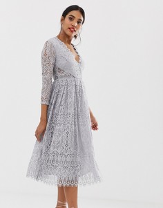 Кружевное платье миди для выпускного с длинными рукавами ASOS - Серый