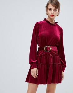 Вельветовое платье с высоким воротом и поясом с черепаховой пряжкой Vero Moda - Мульти