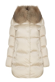 Белая куртка с мехом Moncler