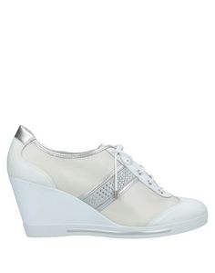 Низкие кеды и кроссовки Geox