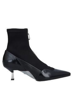 Полусапоги и высокие ботинки Versace