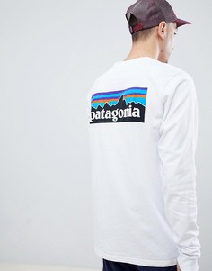 Белый лонгслив с логотипом Patagonia P-6 Responsibili-Tee - Белый