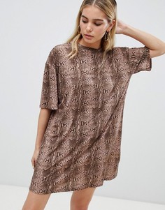Платье-футболка со змеиным принтом ASOS DESIGN ultimate - Мульти
