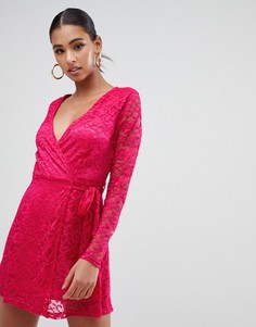 Кружевное платье мини с запахом In The Style - Розовый