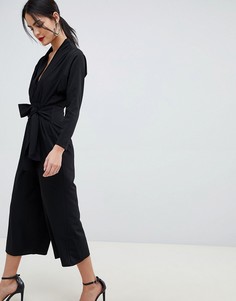 Комбинезон с глубоким вырезом, поясом и кюлотами ASOS DESIGN - Черный