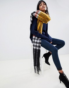Пушистый oversize-шарф в клетку горчичного цвета ASOS DESIGN - Желтый
