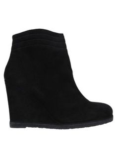 Полусапоги и высокие ботинки Stuart Weitzman