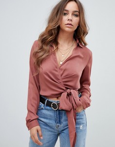 Розовая блузка с запахом и поясом PrettyLittleThing - Розовый