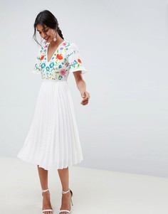 Платье миди с вышивкой и плиссировкой ASOS DESIGN - Белый