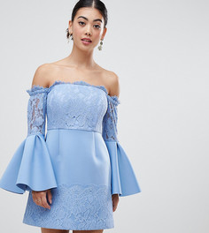 Платье с открытыми плечами, кружевом и рукавами клеш ASOS DESIGN petite - Синий