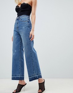PrettyLittleThing wide leg raw hem jeans in blue - Синий