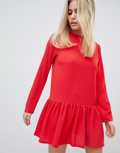 Красное платье с длинными рукавами и оборкой на подоле PrettyLittleThing - Красный