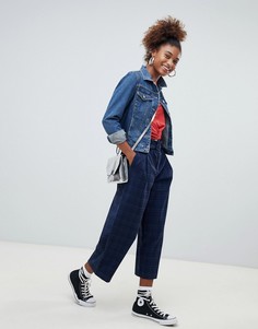 Укороченные брюки с завышенной талией в клетку синего цвета Pull&Bear - Синий