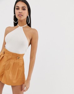 Соблазнительное боди с халтером желтовато-коричневого цвета ASOS DESIGN - Кремовый