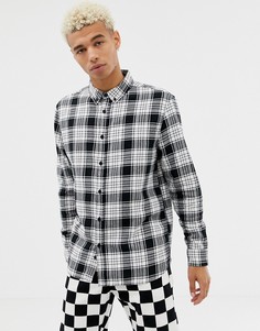 Bershka check shirt in black and white with button down collar - Черный