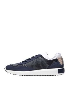 Низкие кеды и кроссовки Armani Exchange