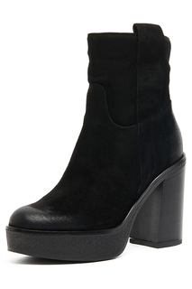 boots Manas