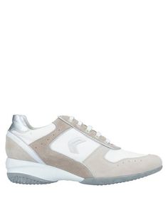 Низкие кеды и кроссовки Geox