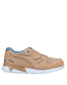 Низкие кеды и кроссовки Diadora