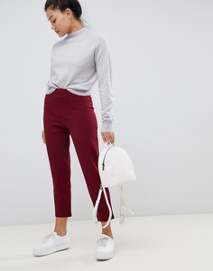 Суженные книзу брюки из трикотажного крепа без застежек ASOS DESIGN - Красный