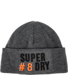 Серая трикотажная шапка с нашивками Superdry