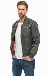 Бомбер цвета хаки с нашивками Superdry