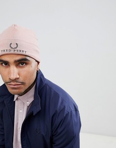 Розовая шапка-бини с логотипом Fred Perry - Розовый