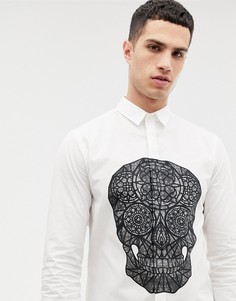 Приталенная рубашка с монохромным принтом черепа Twisted Tailor - Белый