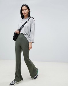 Расклешенные брюки в рубчик в стиле 70-х ASOS DESIGN - Коричневый