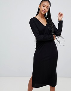 Платье с плиссировкой и V-образным вырезом Bershka - Черный