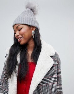 Bershka cable knit beanie with faux fur pom pom - Серый
