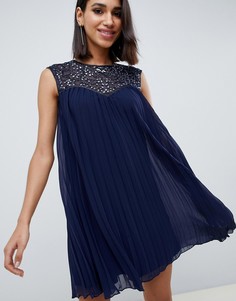 Темно-синее свободное платье с декорированной кокеткой и складками Lipsy - Темно-синий