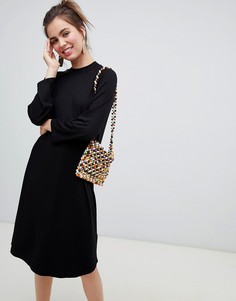 Черное трикотажное платье-футболка миди Monki - Черный